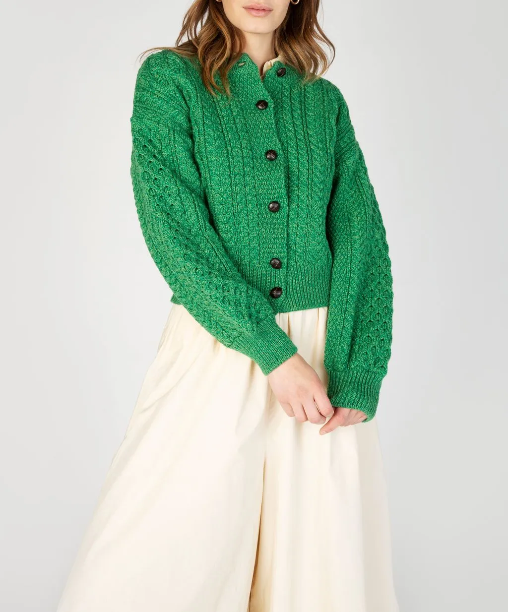 IRELANDS EYE CLOVER CROPPED CARDI - GREEN