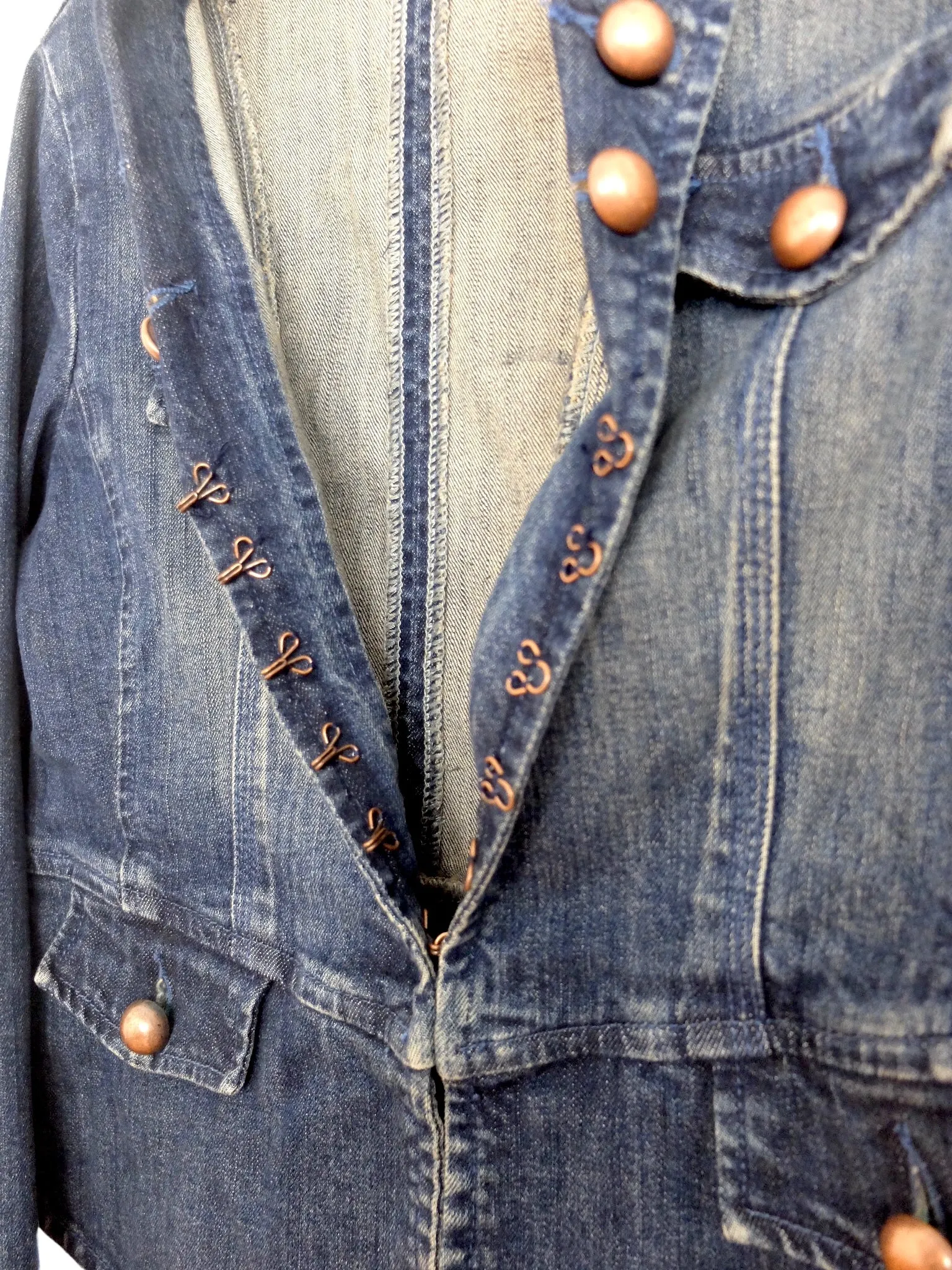 Vintage 00s Y2K Chic Avant-Garde Feminine Studded Dark Wash Denim Jean Jacket with Hook & Loop Closures | Women’s Size S